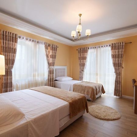 Eagles Philadelphia Bed & Breakfast คอร์เชอ ภายนอก รูปภาพ
