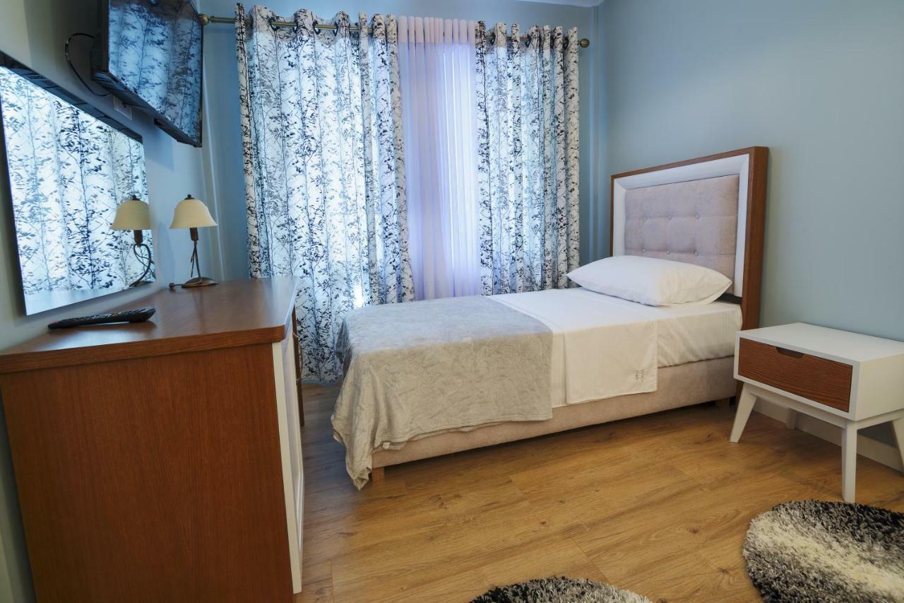 Eagles Philadelphia Bed & Breakfast คอร์เชอ ภายนอก รูปภาพ