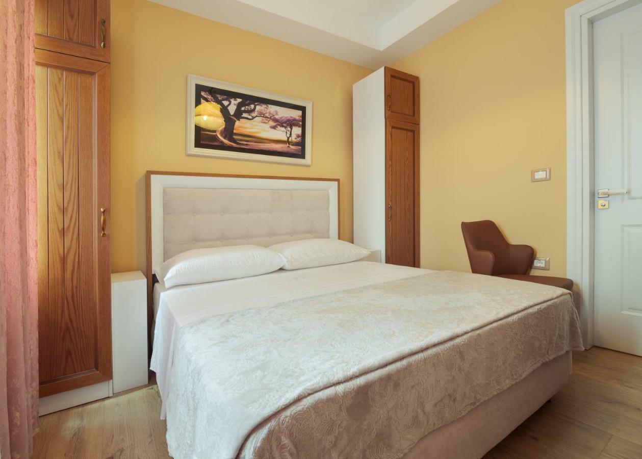 Eagles Philadelphia Bed & Breakfast คอร์เชอ ภายนอก รูปภาพ