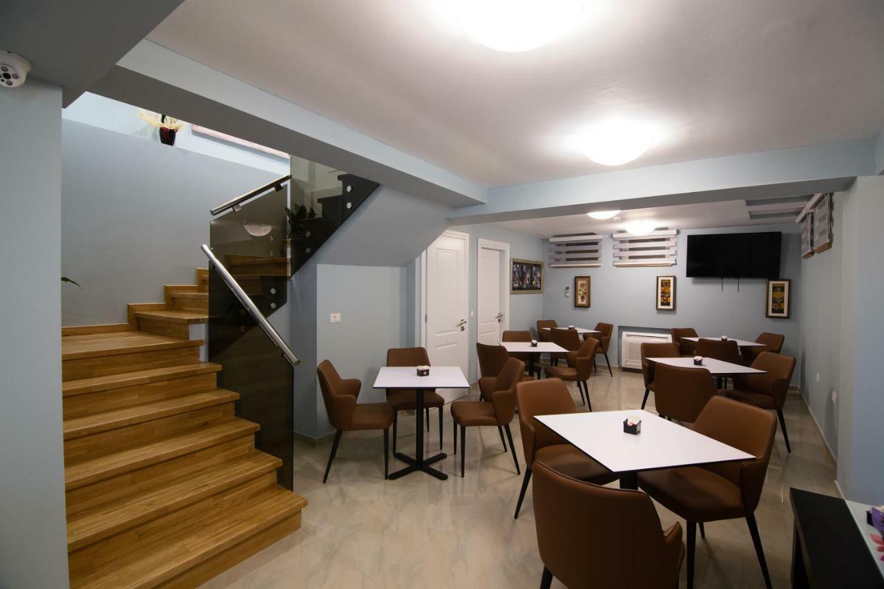 Eagles Philadelphia Bed & Breakfast คอร์เชอ ภายนอก รูปภาพ