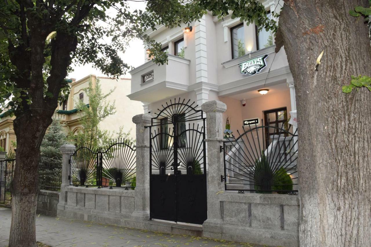 Eagles Philadelphia Bed & Breakfast คอร์เชอ ภายนอก รูปภาพ