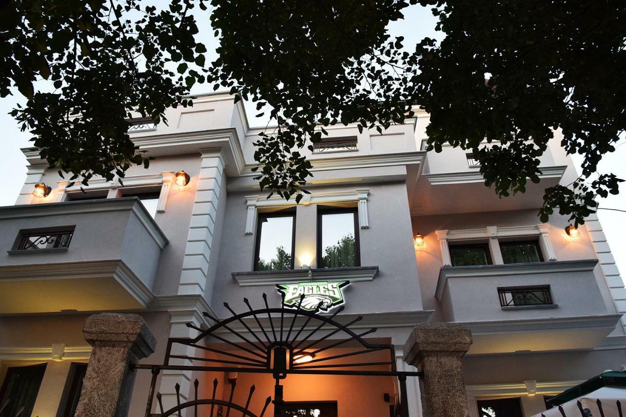 Eagles Philadelphia Bed & Breakfast คอร์เชอ ภายนอก รูปภาพ