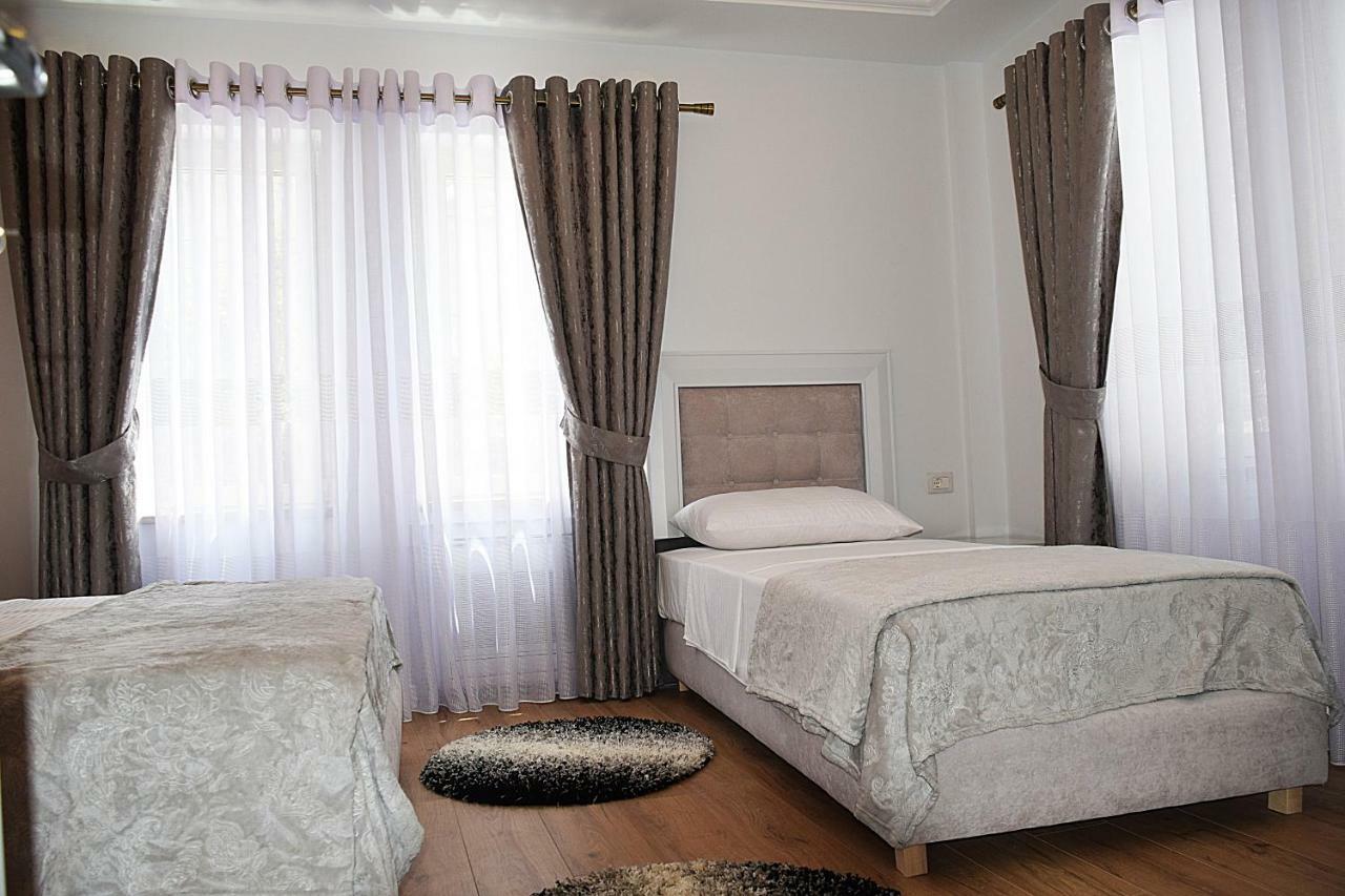 Eagles Philadelphia Bed & Breakfast คอร์เชอ ภายนอก รูปภาพ