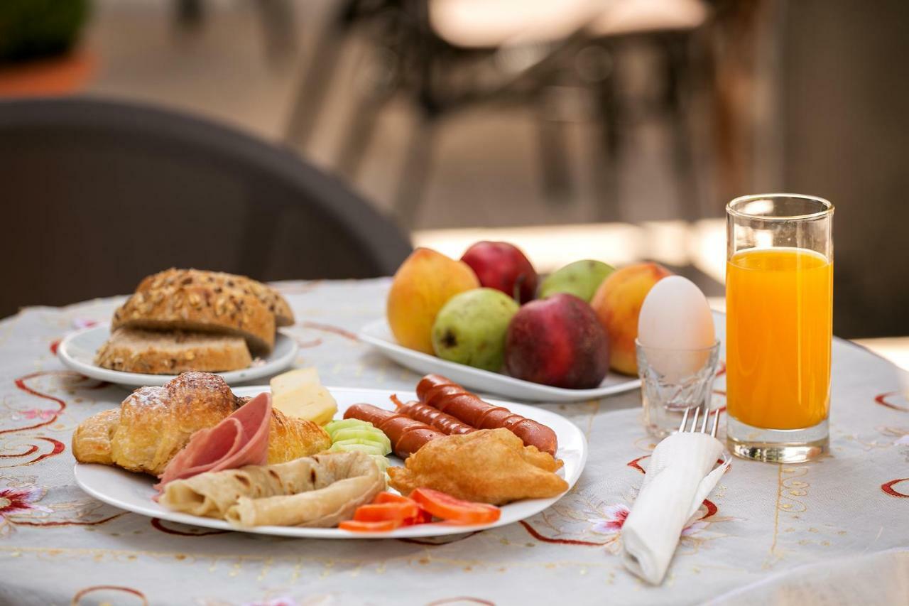 Eagles Philadelphia Bed & Breakfast คอร์เชอ ภายนอก รูปภาพ